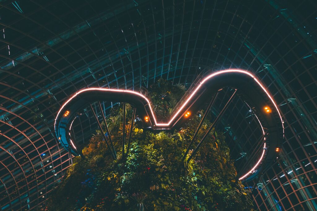 découvrez les attractions les plus populaires et les plus excitantes avec notre guide complet. ne manquez pas les meilleurs endroits à visiter lors de votre prochaine aventure.