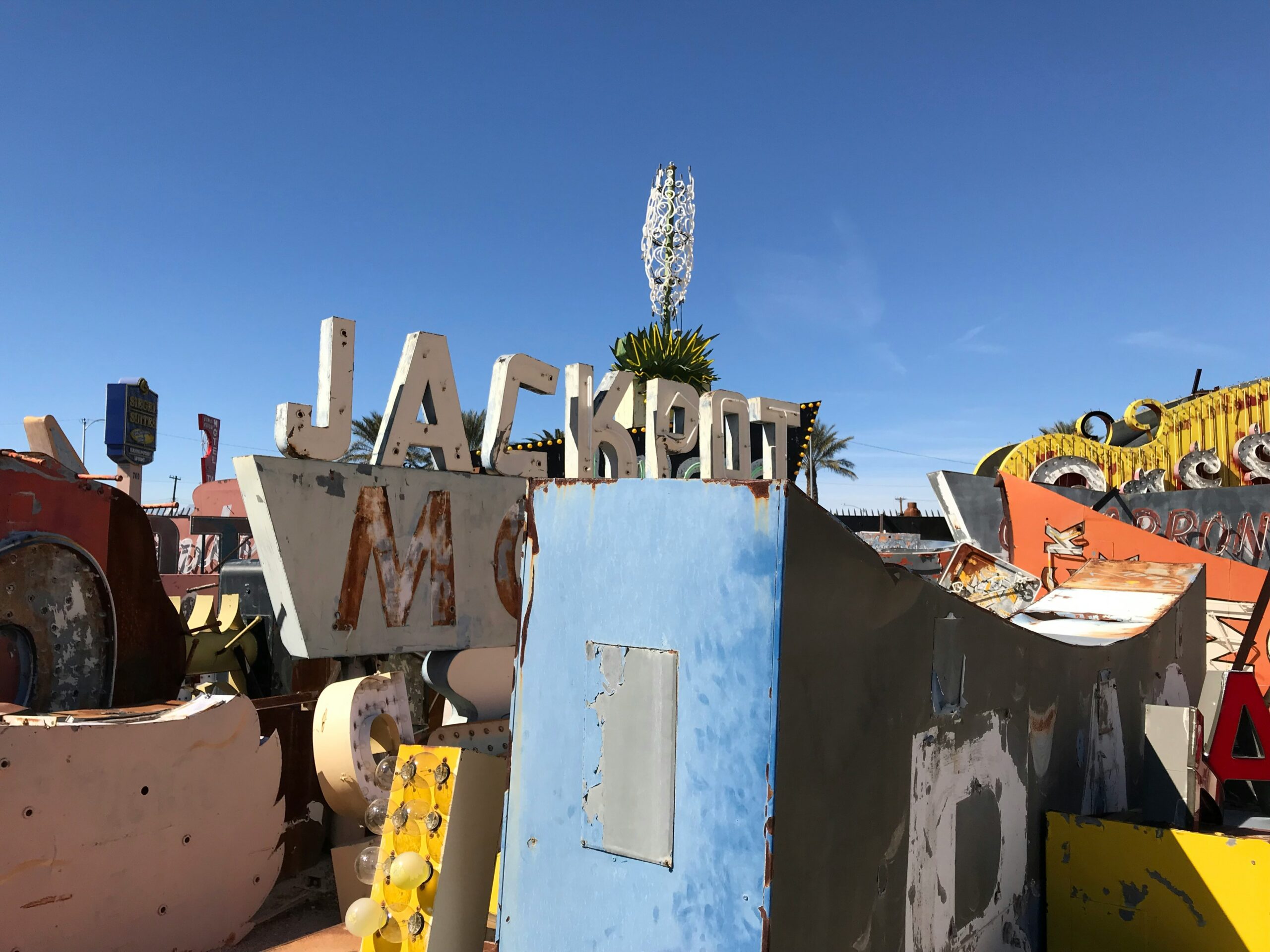 découvrez le plaisir du jeu et du confort luxueux avec notre casino hotel. profitez de l'excitation des jeux de hasard et des services haut de gamme dans un cadre élégant et raffiné.