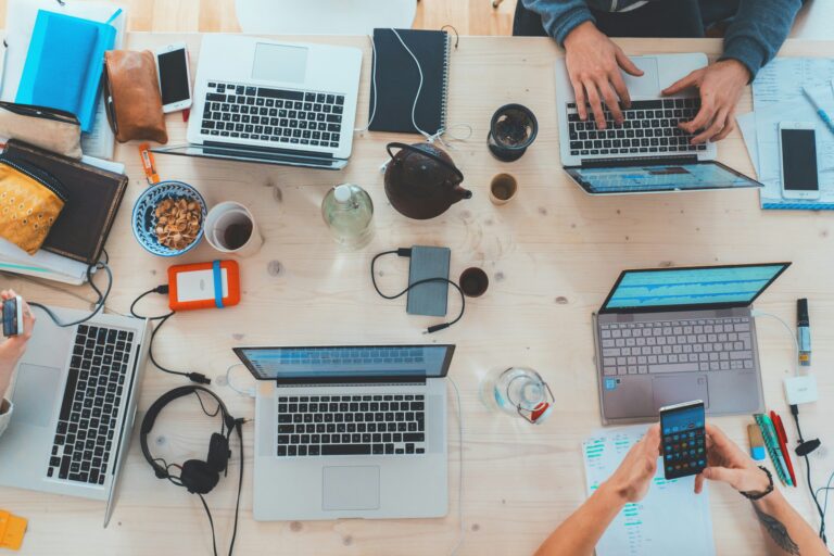 découvrez notre sélection de laptops performants et fiables, adaptés à tous vos besoins professionnels et personnels.
